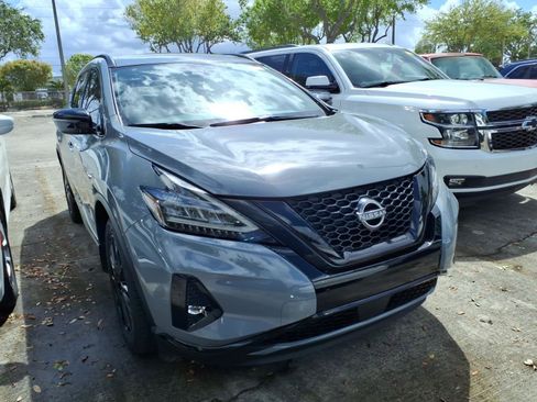 Used 2023 Nissan Murano SV w/ SV Midnight Edition Package image 2