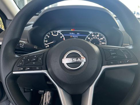 Used 2025 Nissan Altima 2.5 SV image 29