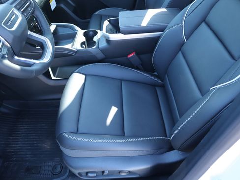 New 2026 GMC Terrain Denali w/ LPO, Floor Liner Package image 12