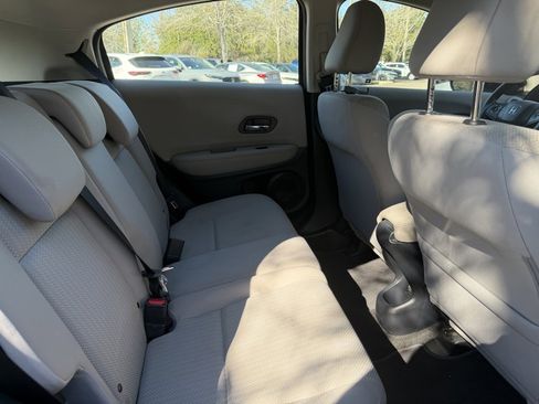 Used 2017 Honda HR-V LX image 8
