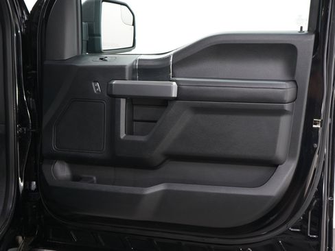 Used 2018 Ford F150 XLT w/ Equipment Group 302A Luxury AWD/4WD image 12