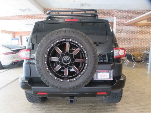Used 2014 Toyota FJ Cruiser 4WD w/ Upgrade Package image 6