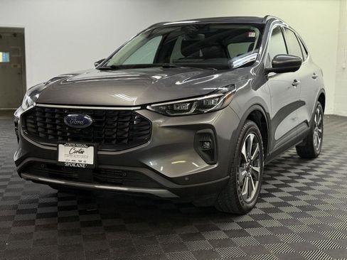 Used 2024 Ford Escape Platinum image 1