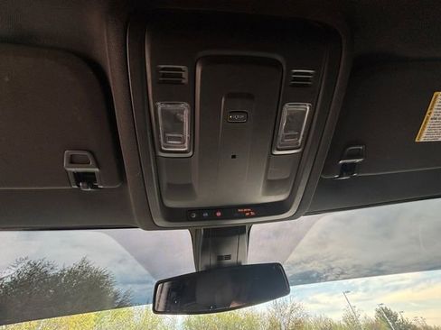 Used 2022 GMC Yukon XL SLE w/ Max Trailering Package image 6