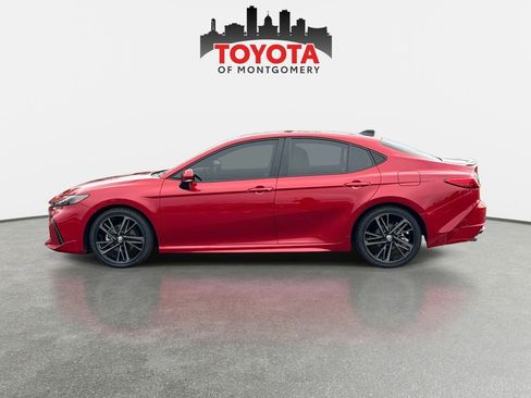Used 2025 Toyota Camry XSE image 7