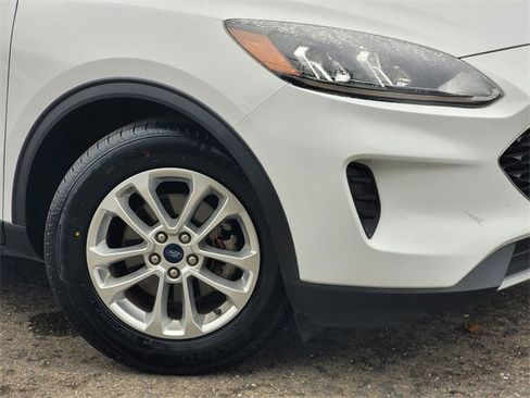 Certified 2021 Ford Escape SE image 9