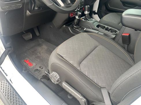 Certified 2024 Jeep Gladiator Mojave image 27