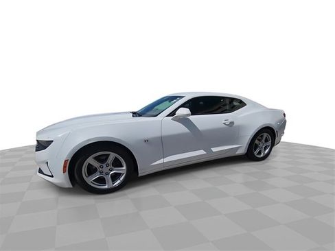 Used 2023 Chevrolet Camaro LT image 4