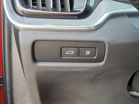 Certified 2024 Volvo S60 T8 Ultimate AWD/4WD image 22