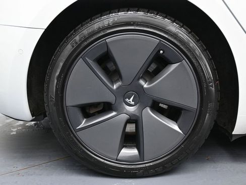 Used 2021 Tesla Model 3 Long Range image 10