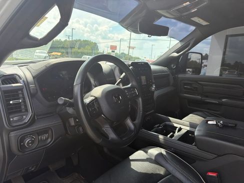 Used 2024 RAM 2500 Limited AWD/4WD image 3