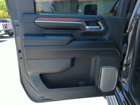 Used 2024 GMC Sierra 2500 Denali w/ Denali Reserve Package AWD/4WD image 29