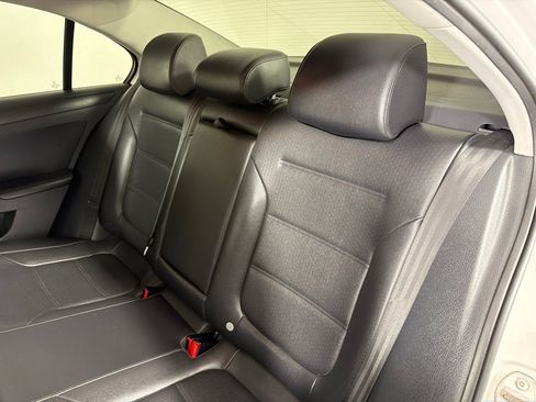 Used 2014 Volkswagen Jetta SE FWD image 19