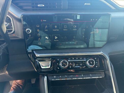 Used 2024 GMC Sierra 2500 Denali w/ Denali Reserve Package image 11