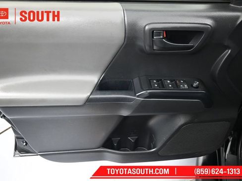 Used 2022 Toyota Tacoma SR AWD/4WD image 21