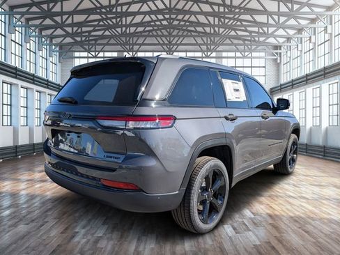New 2025 Jeep Grand Cherokee Limited w/ Black Appearance Package RWD image 4