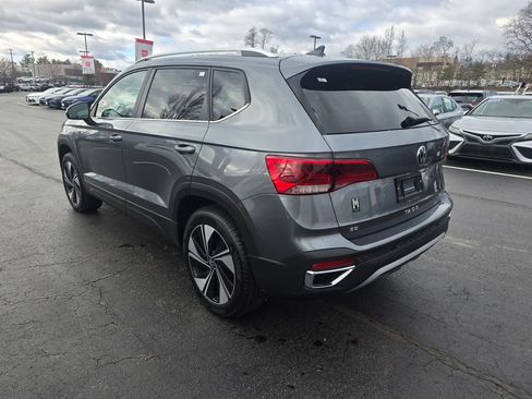 Used 2024 Volkswagen Taos SE AWD/4WD image 5