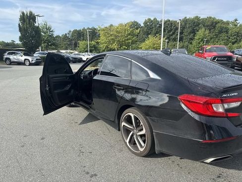 Used 2018 Honda Accord Sport image 6