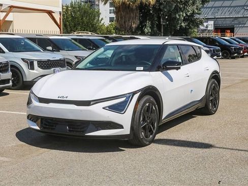 New 2025 Kia EV6 Wind image 1
