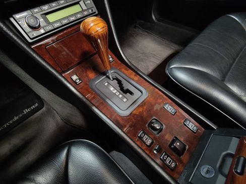 Used 1995 Mercedes-Benz E 320 Convertible image 46