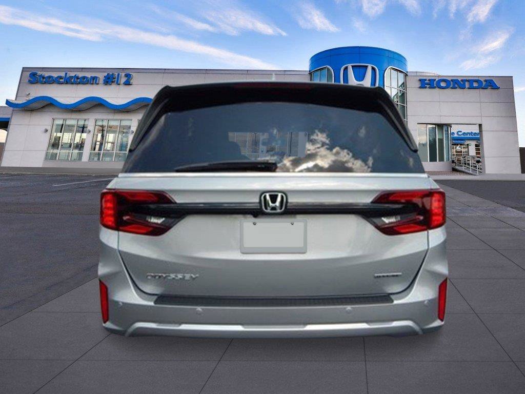 New 2026 Honda Odyssey Touring image 4