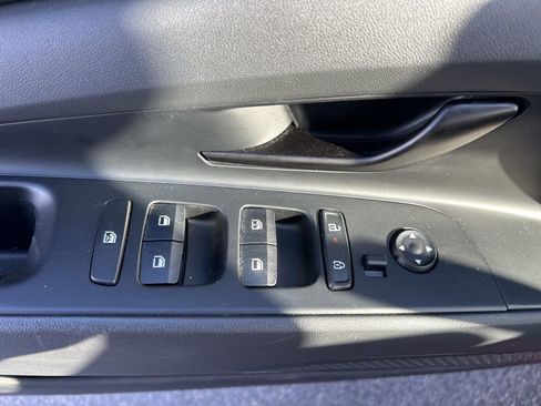 New 2025 Hyundai Elantra Sport FWD image 10