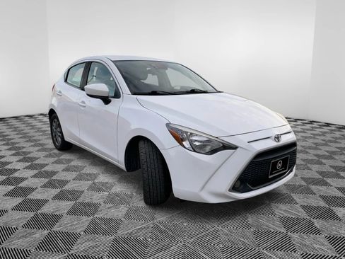 Used 2020 Toyota Yaris LE image 4
