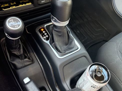 Used 2020 Jeep Gladiator Sport w/ Quick Order Package 24S image 11