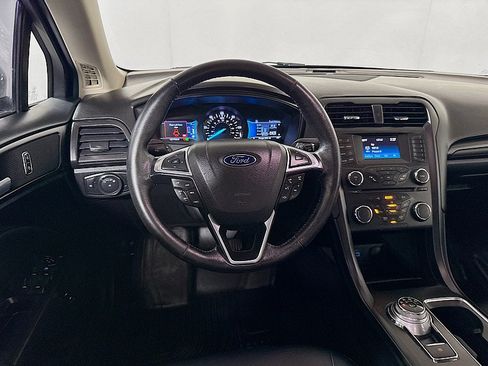 Used 2018 Ford Fusion SE w/ Equipment Group 601A FWD image 21