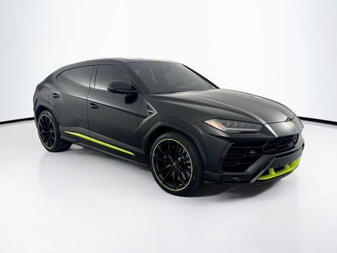 Used 2022 Lamborghini Urus AWD/4WD image 3