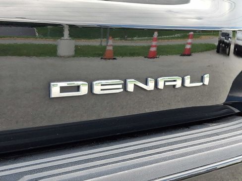 Used 2024 GMC Yukon Denali AWD/4WD image 39