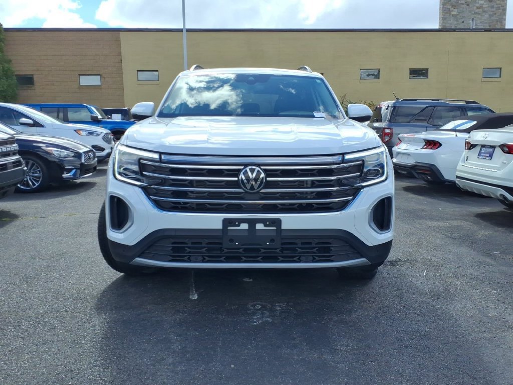 Used 2024 Volkswagen Atlas SE AWD/4WD image 3