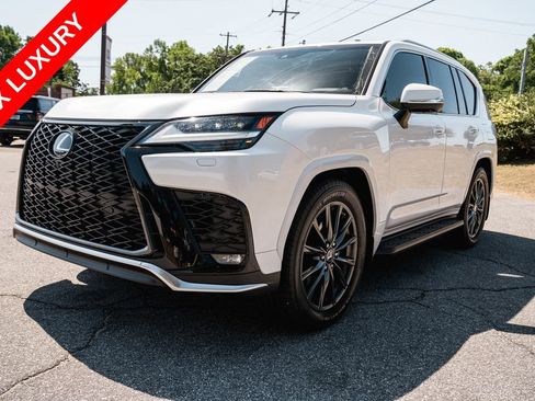 Used 2023 Lexus LX 600 4WD w/ Accessory Package (Z1) image 3