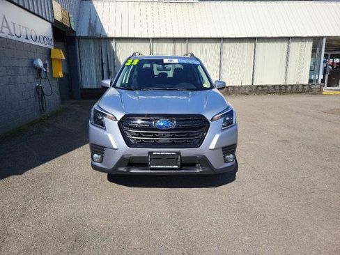 Used 2023 Subaru Forester Premium AWD/4WD image 4
