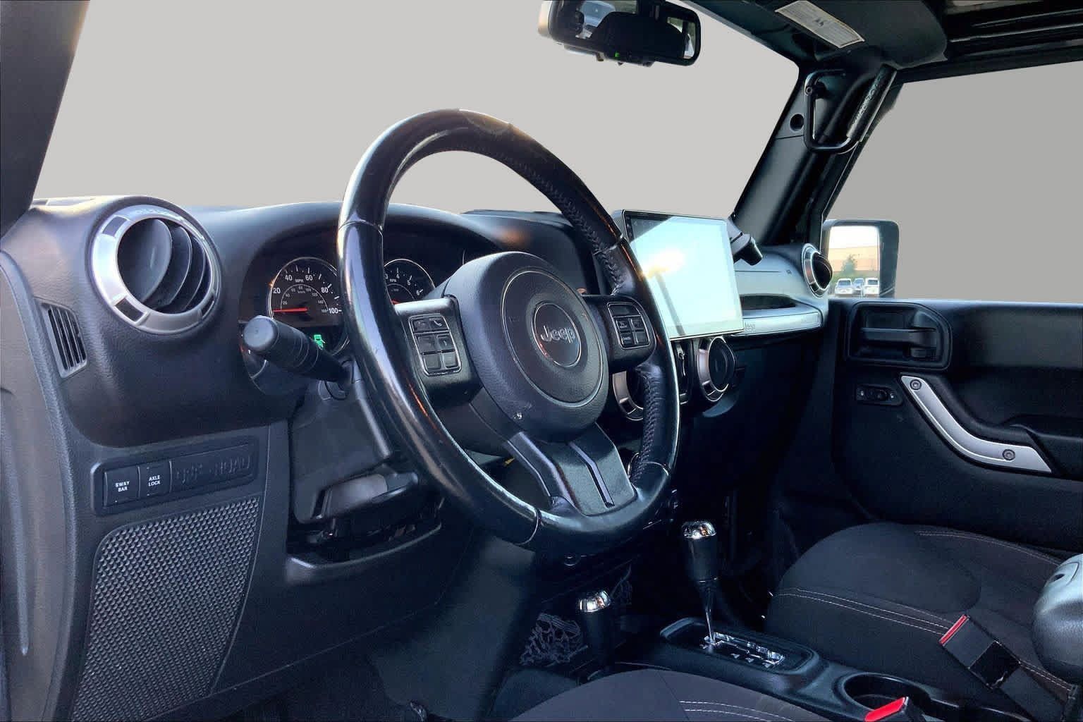 Used 2017 Jeep Wrangler Unlimited Rubicon w/ Connectivity Group AWD/4WD image 17