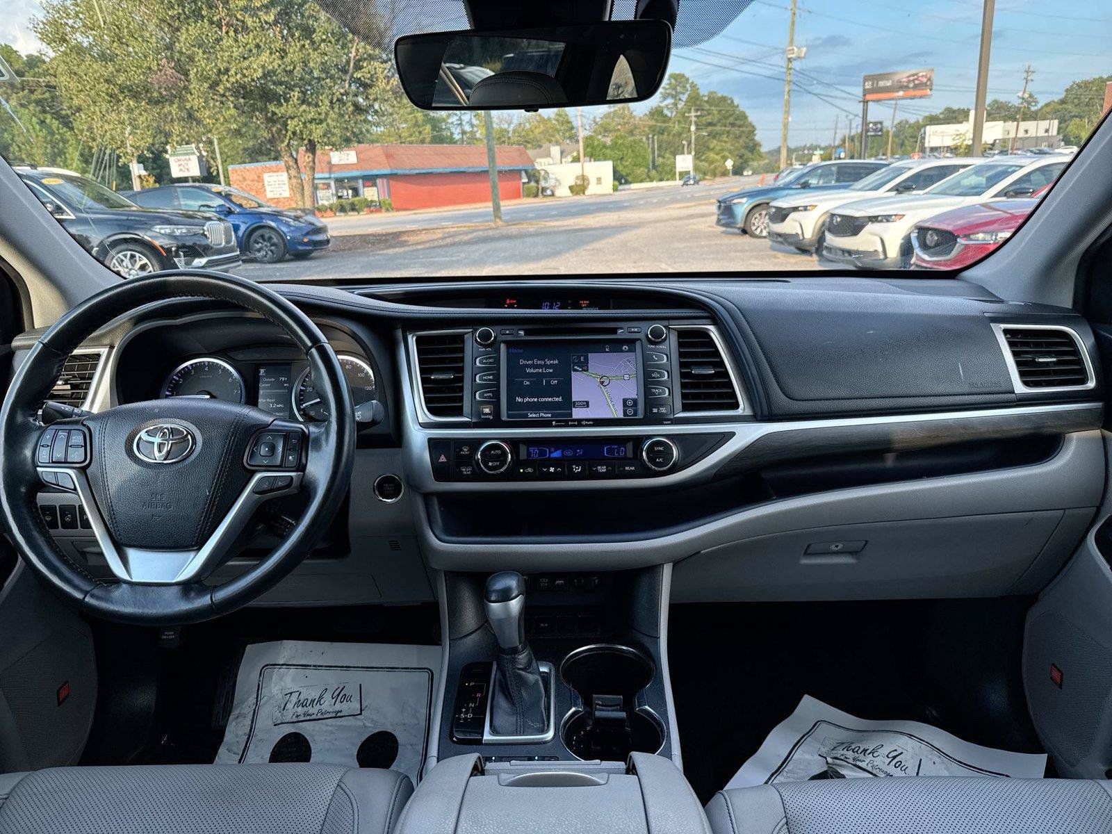 Used 2019 Toyota Highlander Limited Platinum FWD image 2