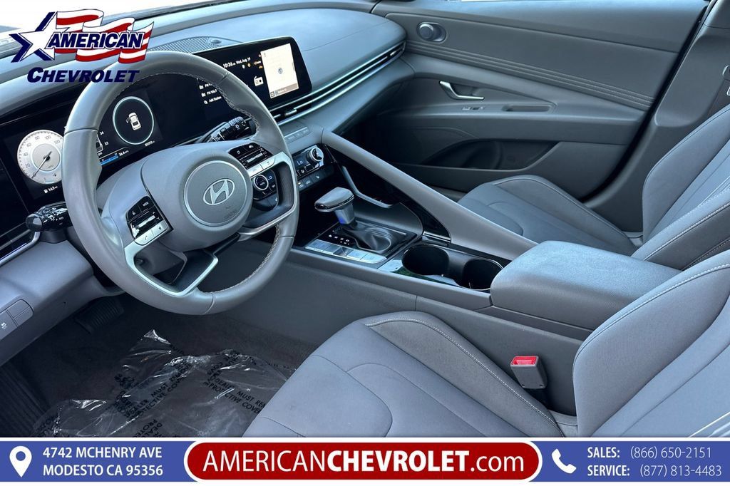 Used 2025 Hyundai Elantra SEL FWD image 10