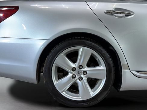 Used 2012 Lexus LS 460 w/ Luxury Value Edition RWD image 35