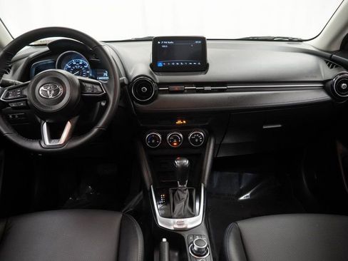 Used 2020 Toyota Yaris XLE image 23