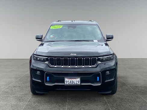 Used 2023 Jeep Grand Cherokee Overland w/ Luxury Tech Group IV AWD/4WD image 8