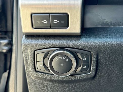 Used 2017 Ford F250 Platinum w/ Platinum Ultimate Package AWD/4WD image 27