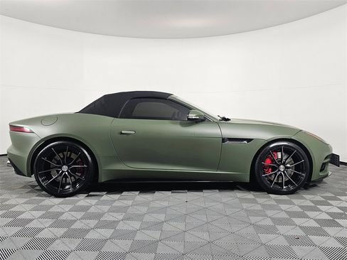 Used 2018 Jaguar F-TYPE R image 9