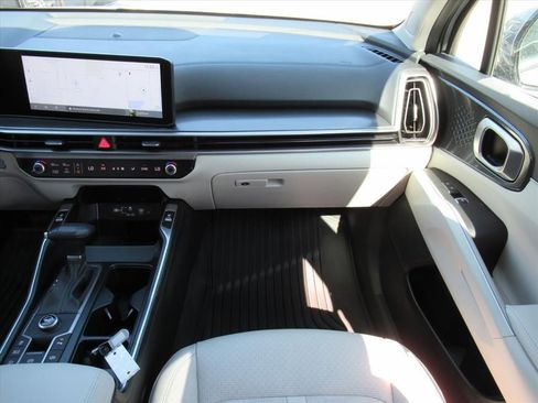 Used 2025 Kia Sorento S w/ Panoramic Sunroof Package image 12