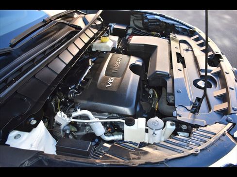 Used 2022 Nissan Pathfinder SV w/ SV Premium Package FWD image 43