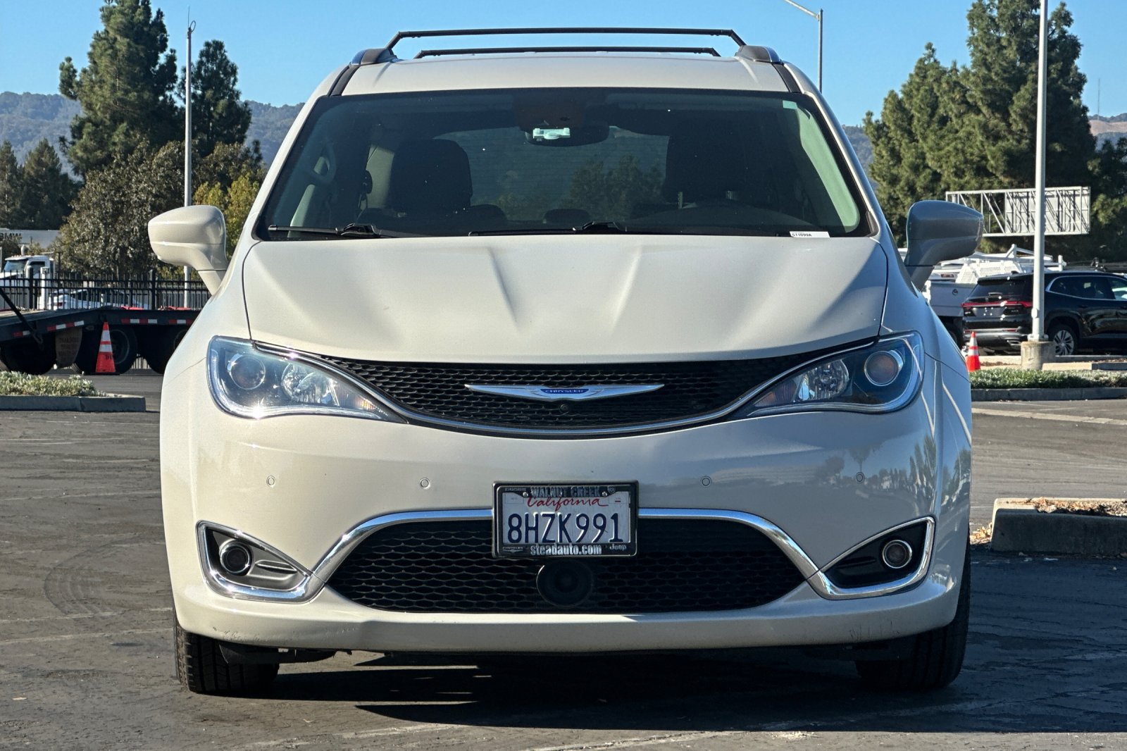 Used 2019 Chrysler Pacifica Touring-L w/ Advanced Safetytec Group FWD image 9