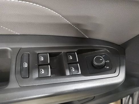 Used 2022 Volkswagen Atlas Cross Sport SE AWD/4WD image 13