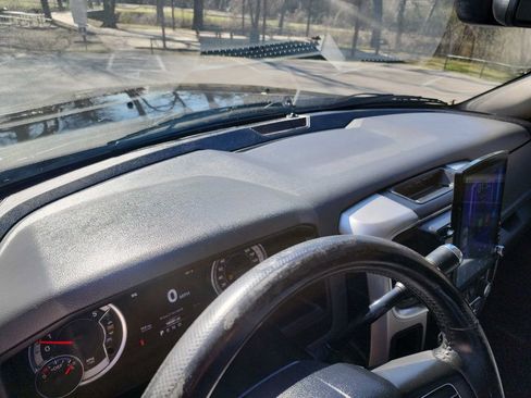 Used 2018 RAM 2500 SLT w/ Luxury Group image 24