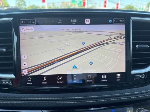 Used 2021 Chrysler Pacifica Limited w/ Premium & Safety Sphere Group FWD image 18