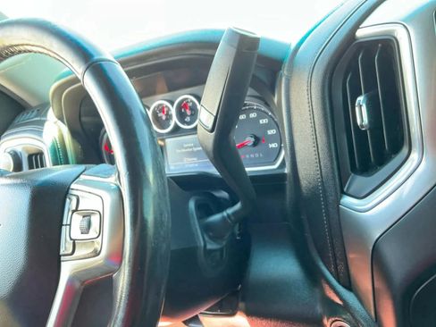 Used 2021 Chevrolet Silverado 1500 LT image 33