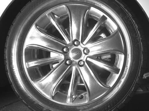 Used 2010 Ford Taurus Limited FWD image 19